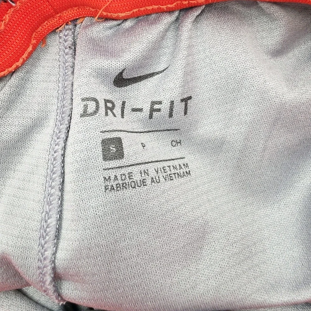 Nike small snag